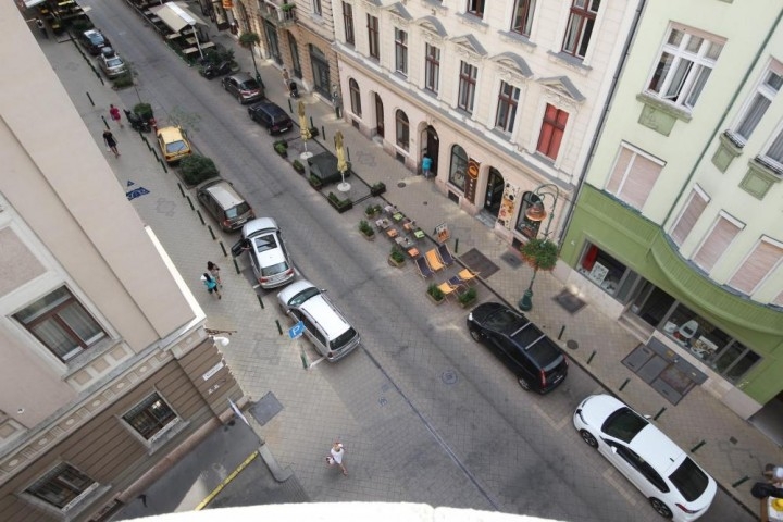 Ráday utca with balcony